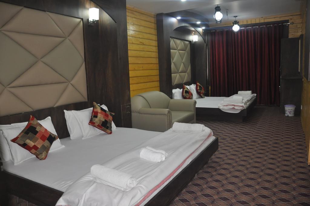 Hotel Azad Durgjan Dış mekan fotoğraf
