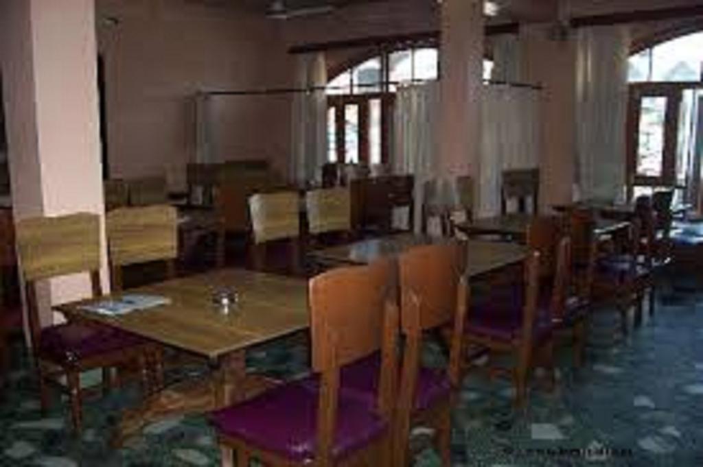 Hotel Azad Durgjan Dış mekan fotoğraf