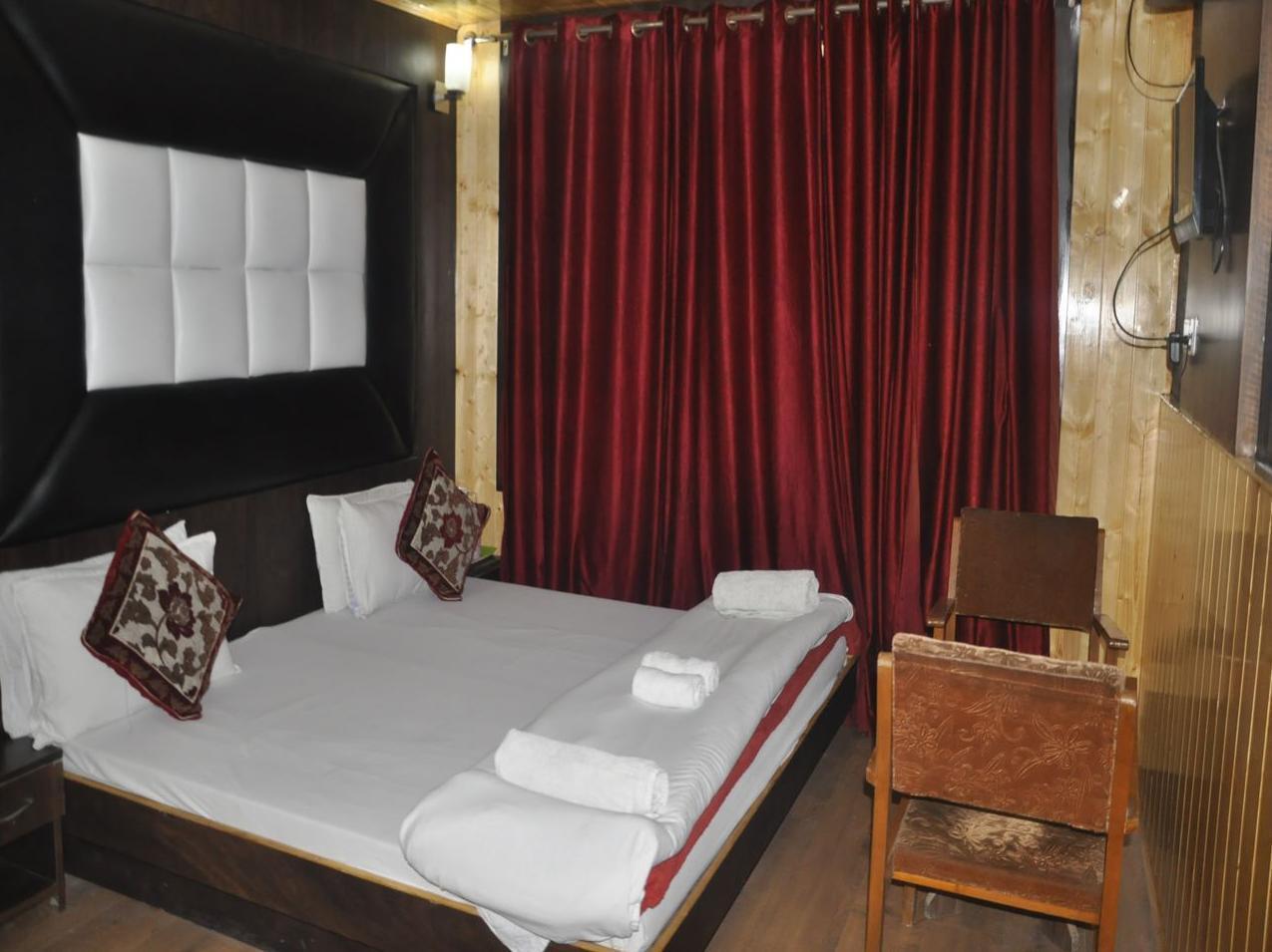 Hotel Azad Durgjan Dış mekan fotoğraf