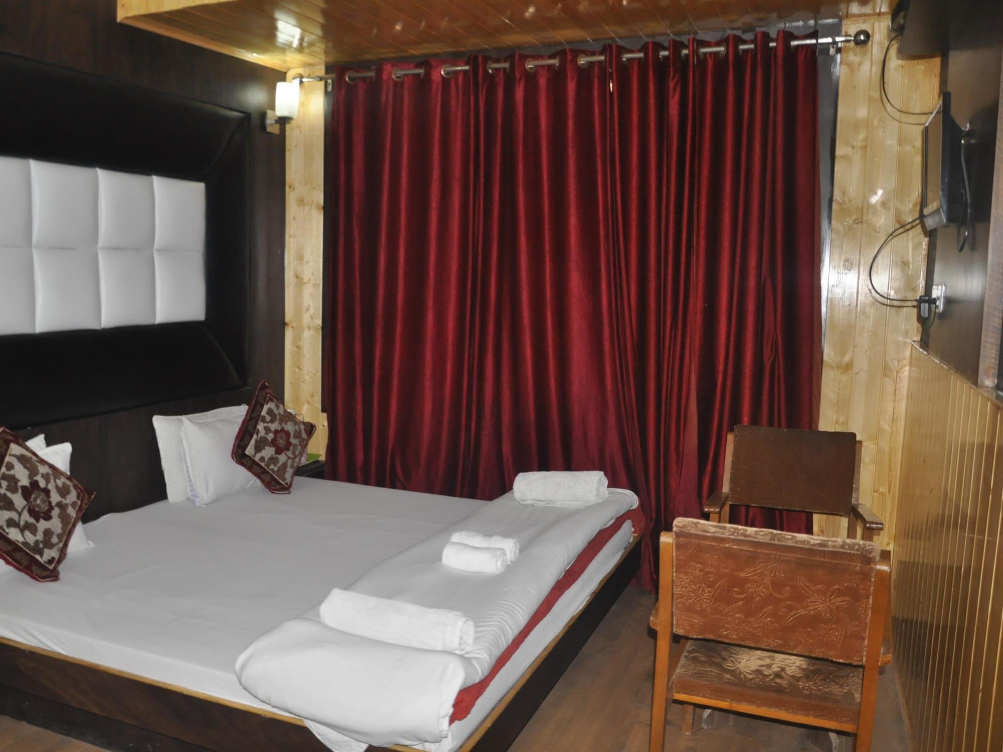 Hotel Azad Durgjan Dış mekan fotoğraf